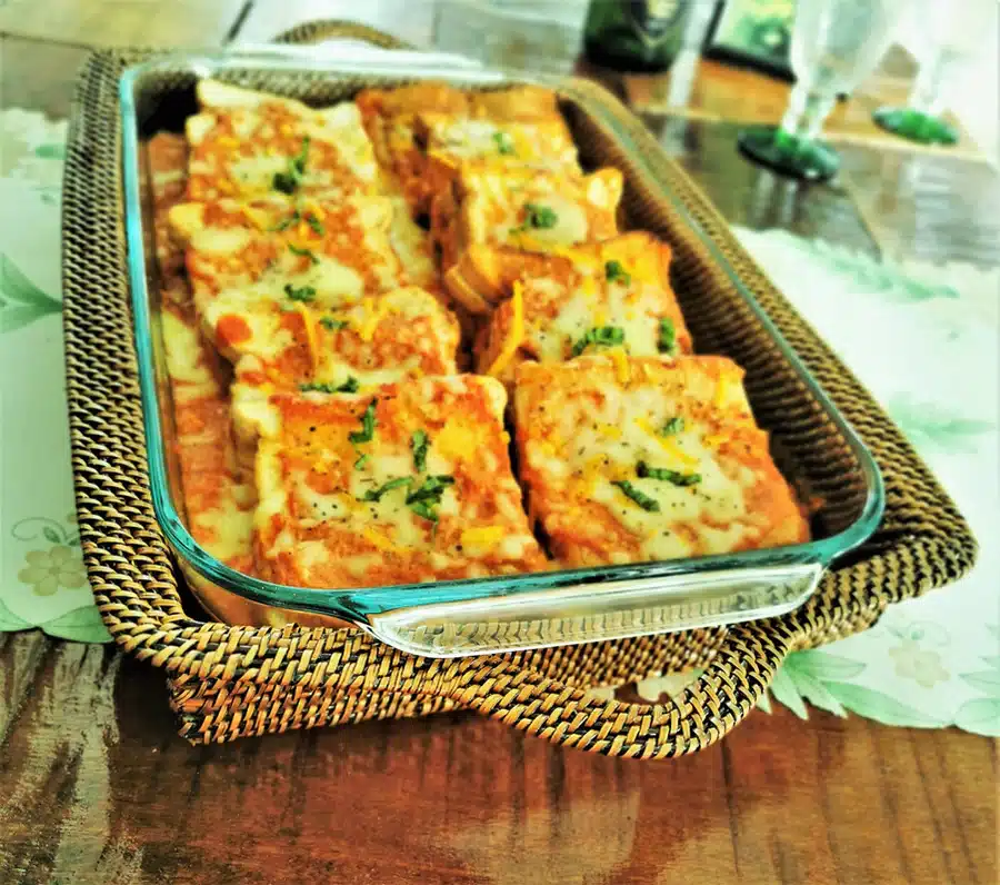Rectangular Casserole Basket with Pyrex 4qt Baker - Image 2